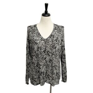 Kokun Grey Black Animal Print V Neck Exposed Seam Bamboo Cashmere Knit Top M/L